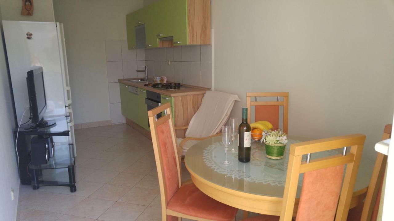 Two Bedroom Apartment Near Beach And Center Σπλιτ Εξωτερικό φωτογραφία